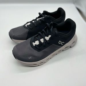 Men’s On Cloud Cloud Runner Size 8 Black, White & Gray  New